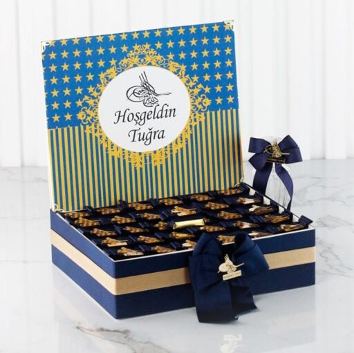 Standlı Erkek Bebek Çikolatası