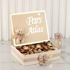 Ayıcık Temalı Krem ve Kahverengi Standlı Kutuda Erkek Bebek Çikolatası