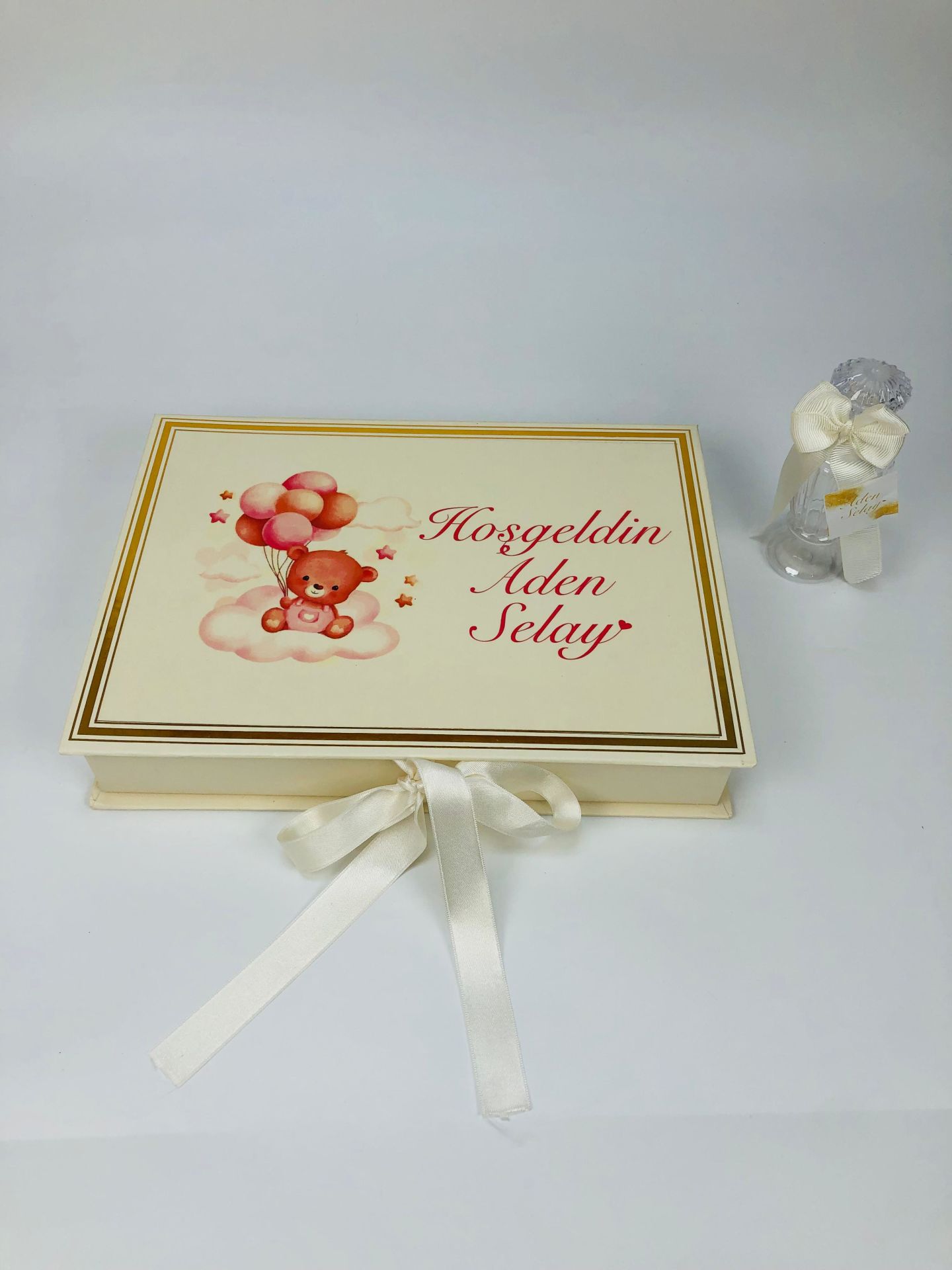 Ayıcık Temalı Dikdörtgen Kutuda Kız Bebek Çikolatası