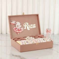 Tavşan Temalı Ahşap Kutuda Bebek Çikolatası