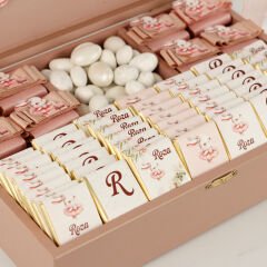 Tavşan Temalı Ahşap Kutuda Bebek Çikolatası