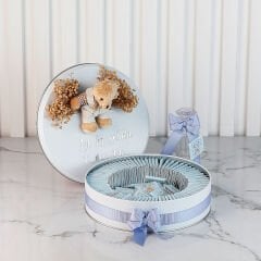 Ayıcık Temalı Baskılı Metal Kutuda Erkek Bebek Çikolatası