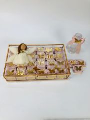 Peri Kızı Detaylı Cam Kutuda Kız Bebek Çikolatası