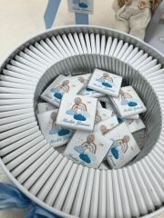 Ayıcık Temalı Baskılı Metal Kutuda Erkek Bebek Çikolatası