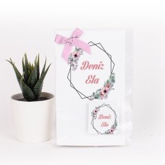 Çiçek Temalı Kartlı Kız Bebek Çikolatası