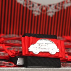 Araba Temalı Standlı Kutuda Erkek Bebek Çikolatası