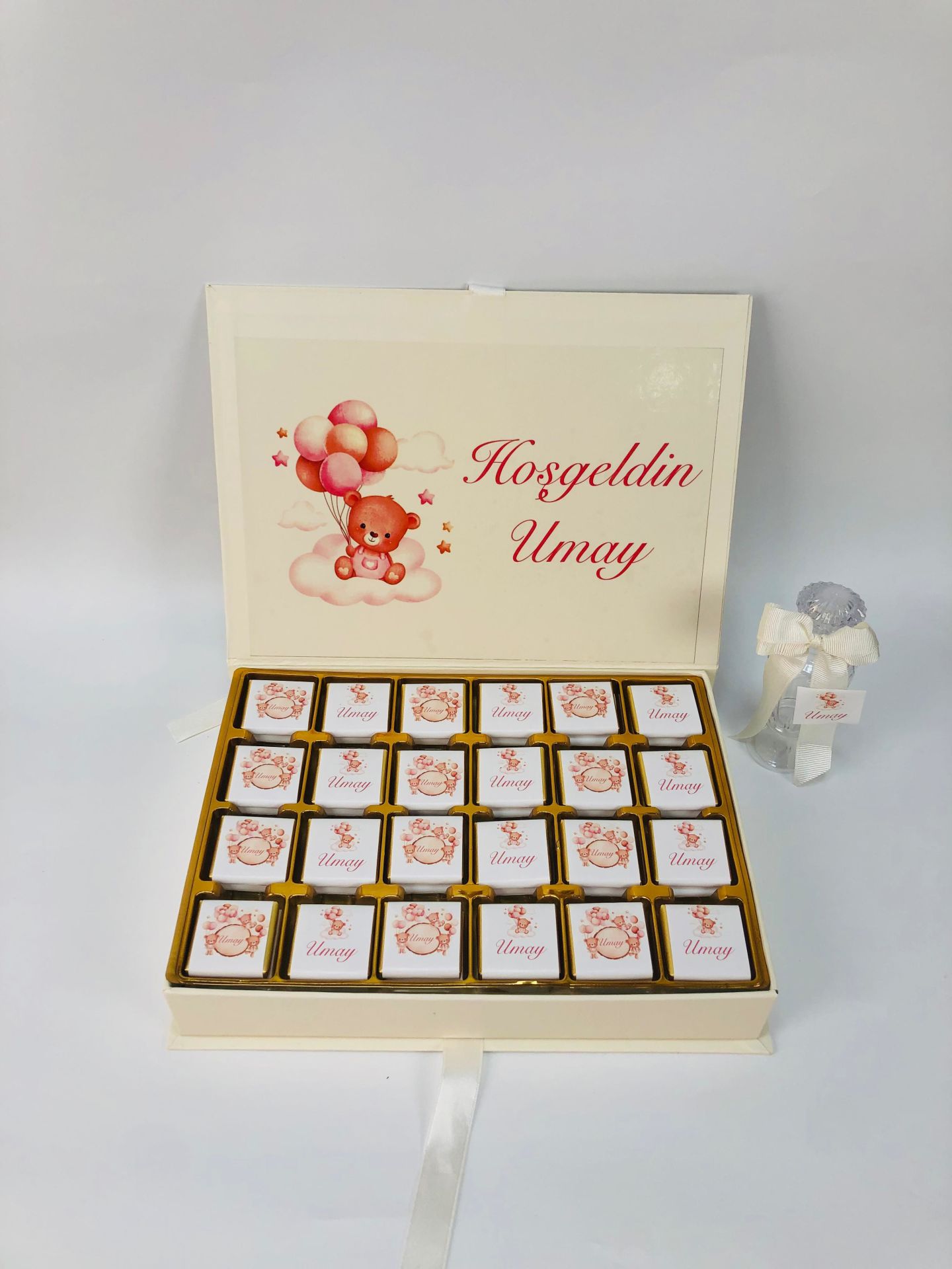 Ayıcık Temalı Dikdörtgen Kutuda Kız Bebek Çikolatası