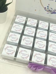 Mor Temalı Pleksi Kutuda Kız  Bebek Çikolatası