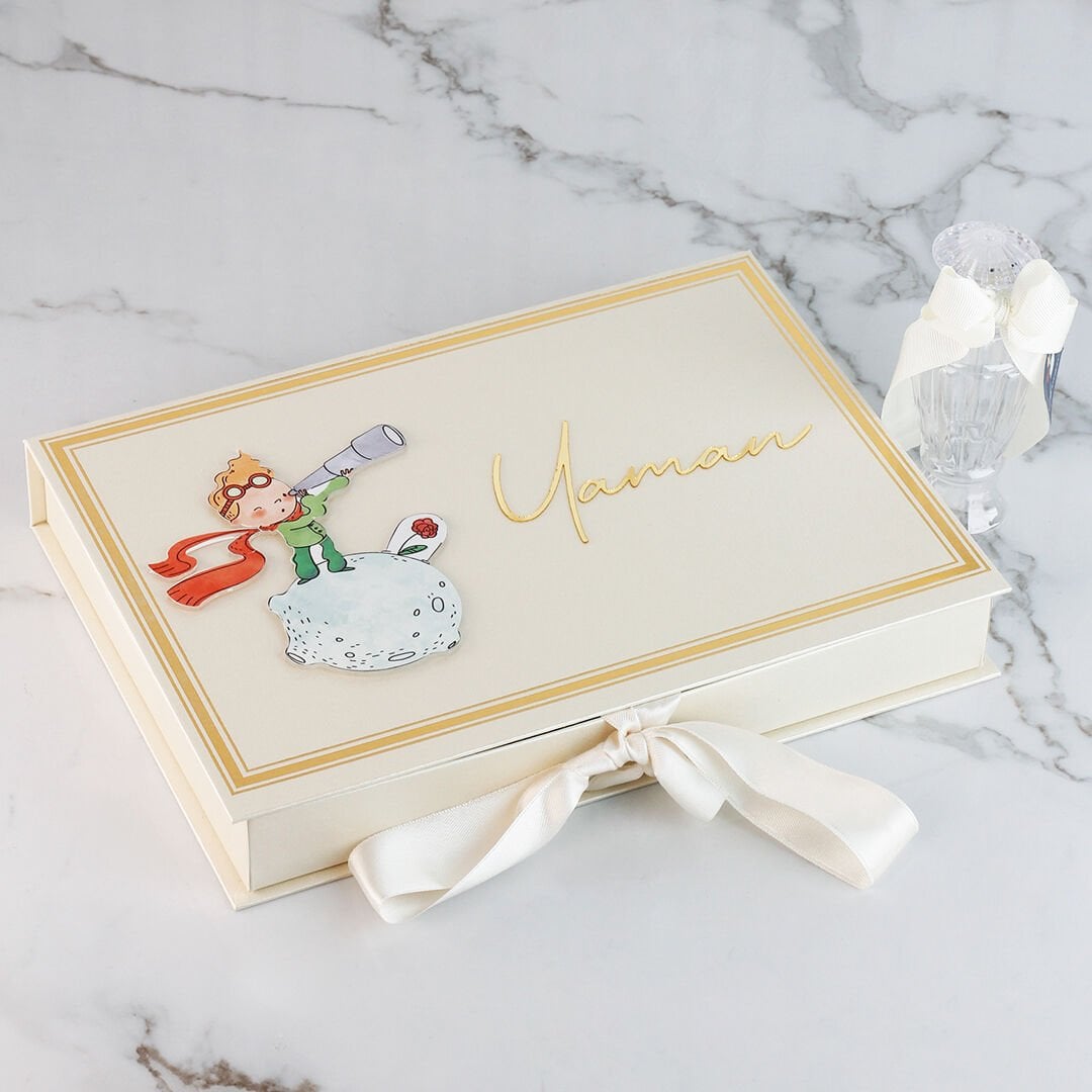 Küçük Prens Temalı Dikdörtgen Kutuda Erkek Bebek Çikolatası