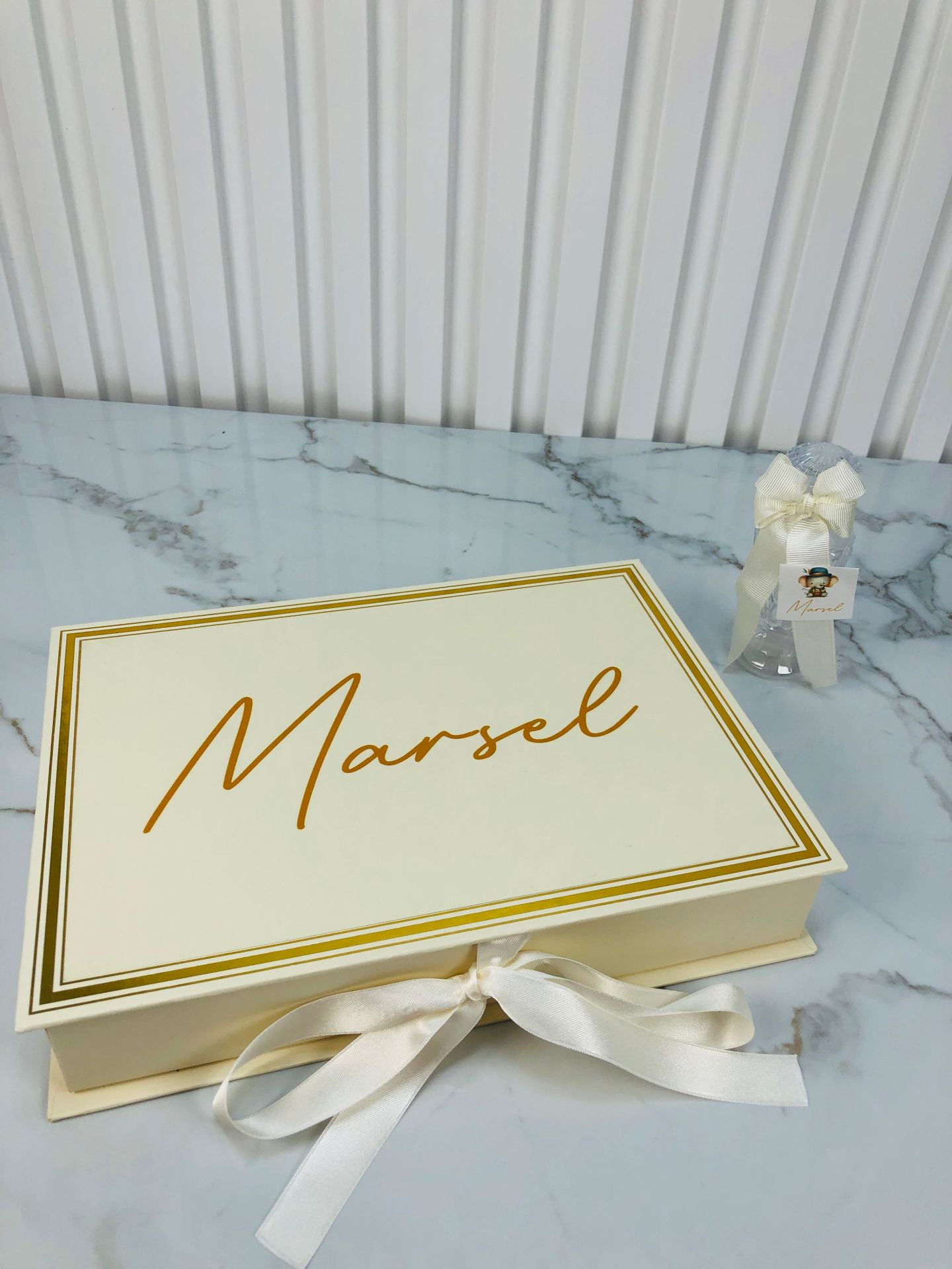 Fil Temalı Dikdörtgen Kutuda Erkek Bebek Çikolatası