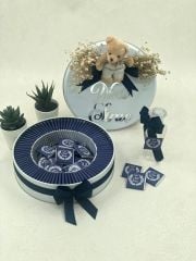 Ayıcık Temalı Baskılı Metal Kutuda Erkek Bebek Çikolatası