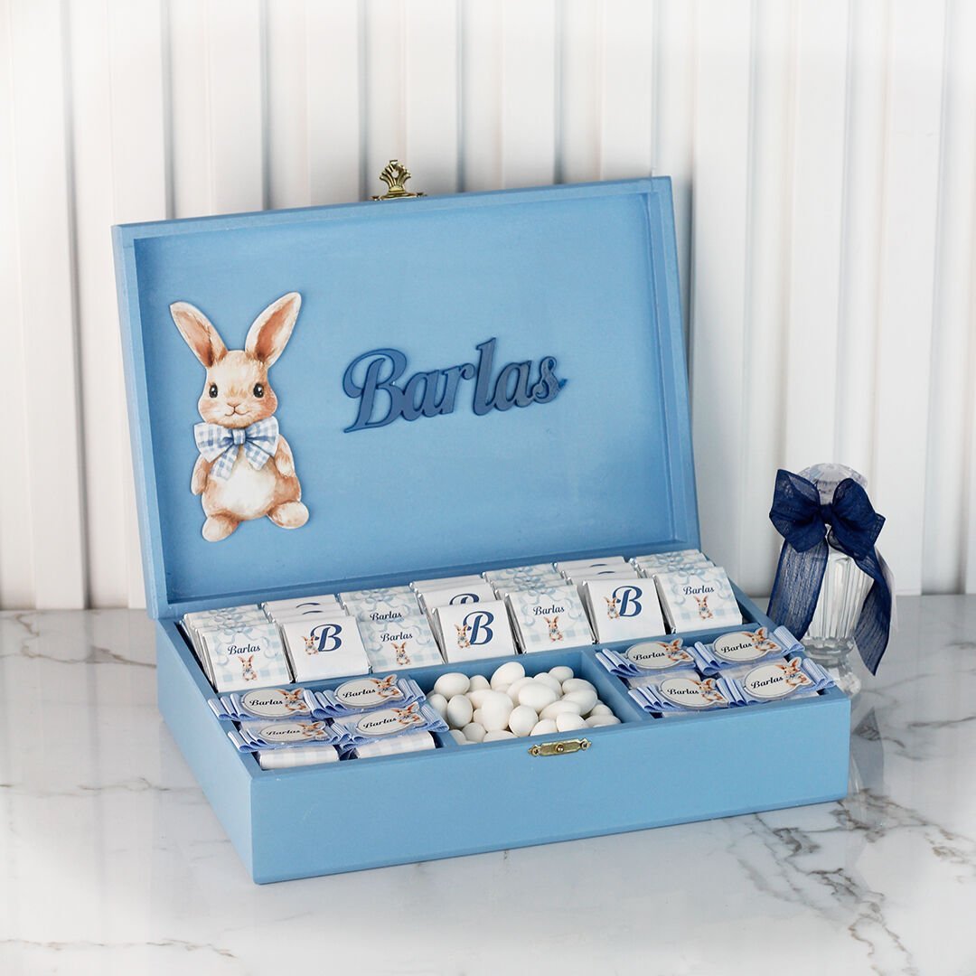 Tavşan Temalı Ahşap Kutuda Erkek Bebek Çikolatası