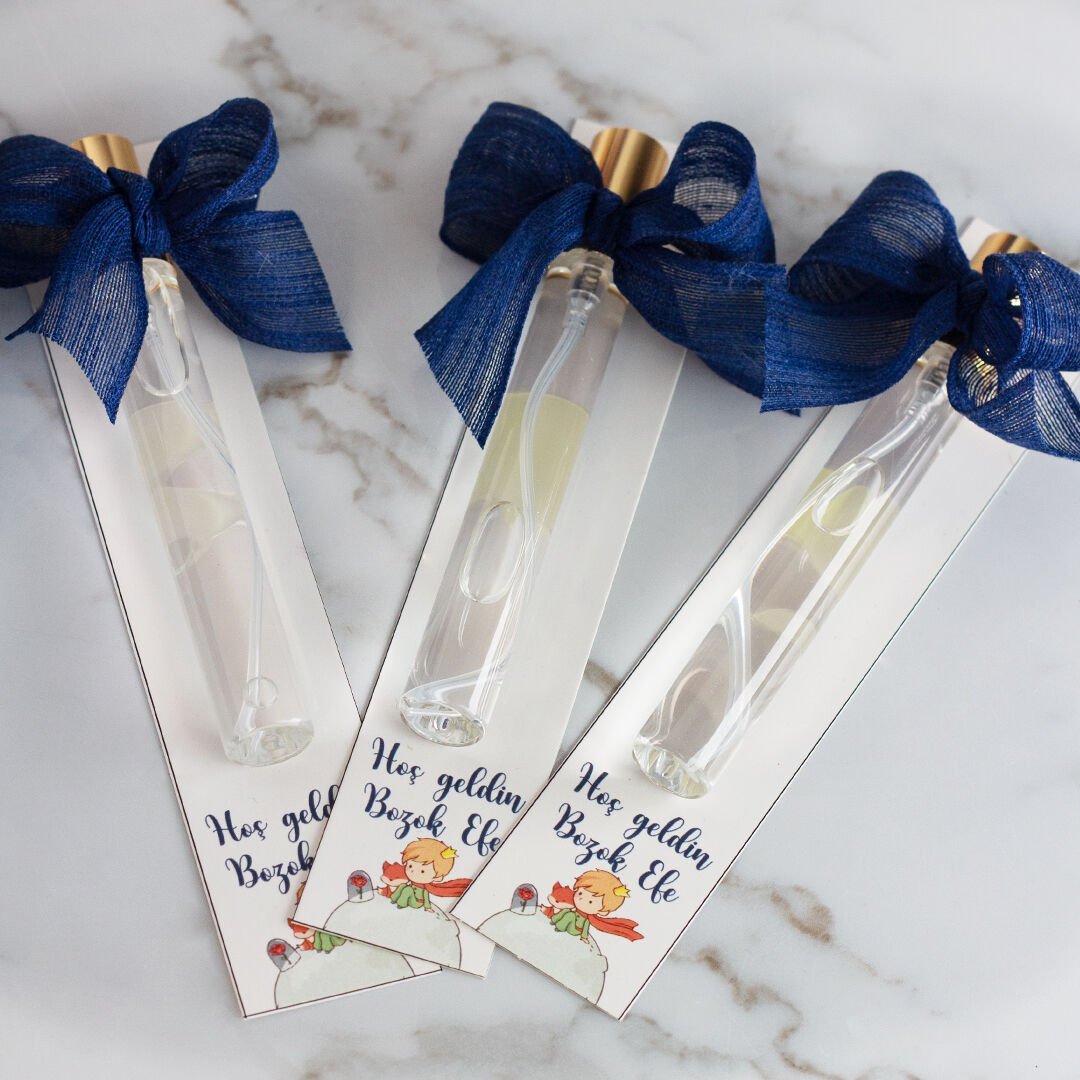 Küçük Prens Temalı Çikolata, Kapı Süsü, Kartlı Kolonya Şişesi ve Büyük Kolonya