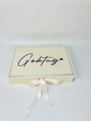 Yıldız Temalı Dikdörtgen Kutuda Erkek Bebek Çikolatası