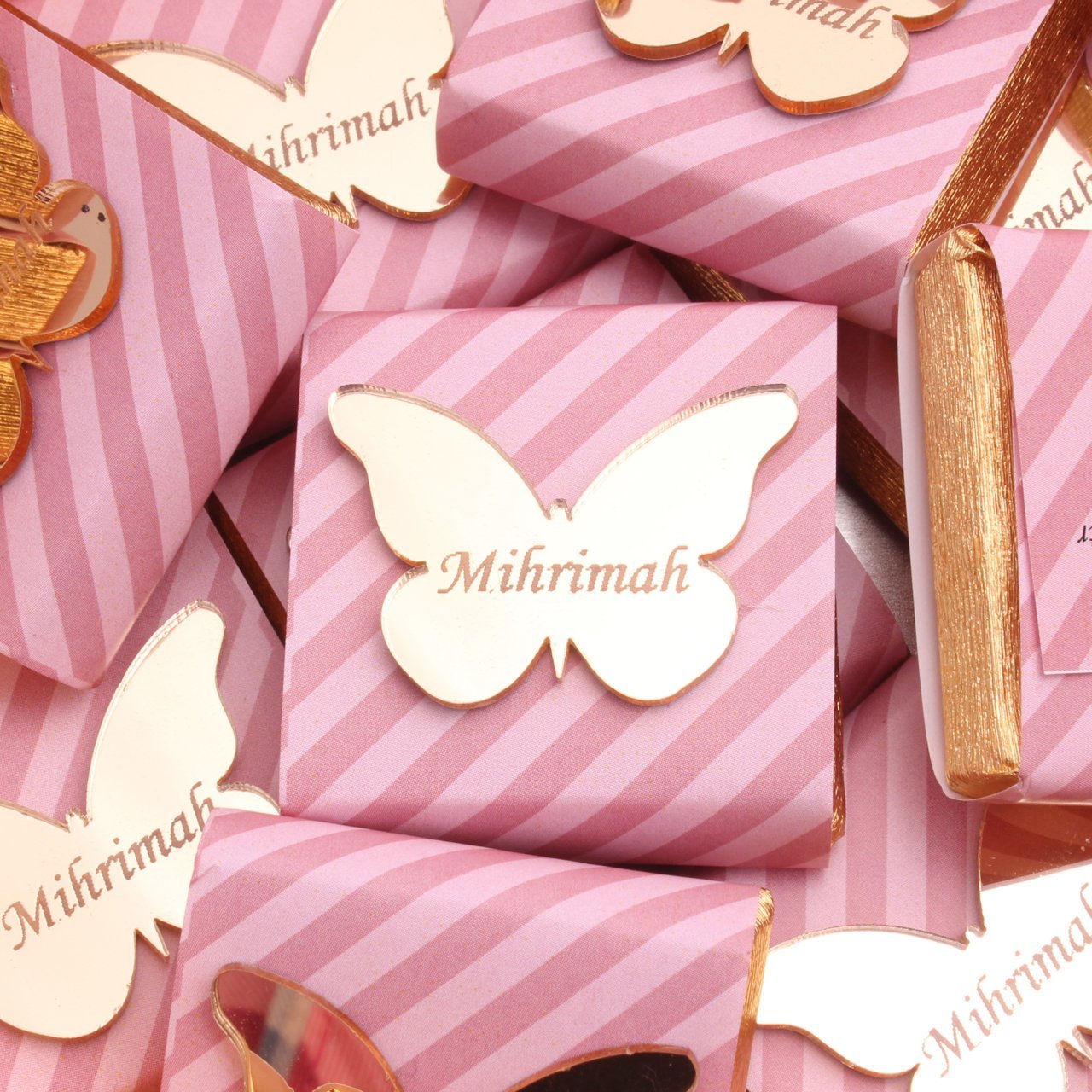 Kelebek Temalı Baskılı Metal Kutuda Kız Bebek Çikolatası