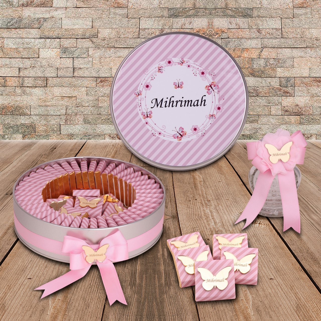 Kelebek Temalı Baskılı Metal Kutuda Kız Bebek Çikolatası