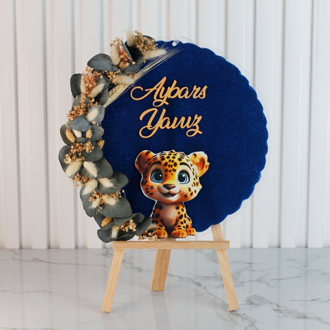 Kaplan Temalı Erkek Bebek Kapı Süsü