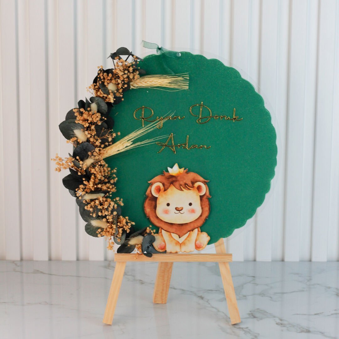 Aslan Temalı Erkek Bebek Kapı Süsü
