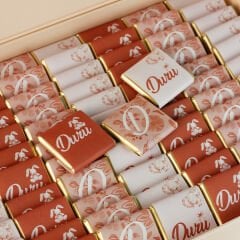 Tavşan Temalı Dikdörtgen Kutuda Kız Bebek Çikolatası