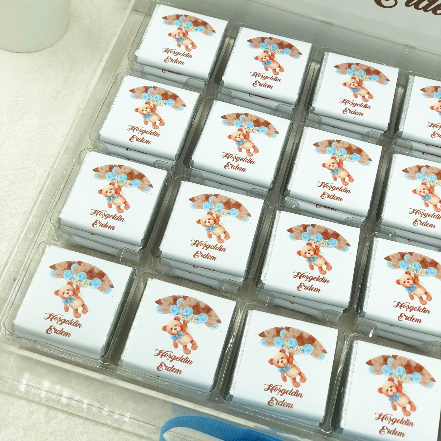 Ayıcık Temalı Pleksi Kutuda Erkek  Bebek Çikolatası