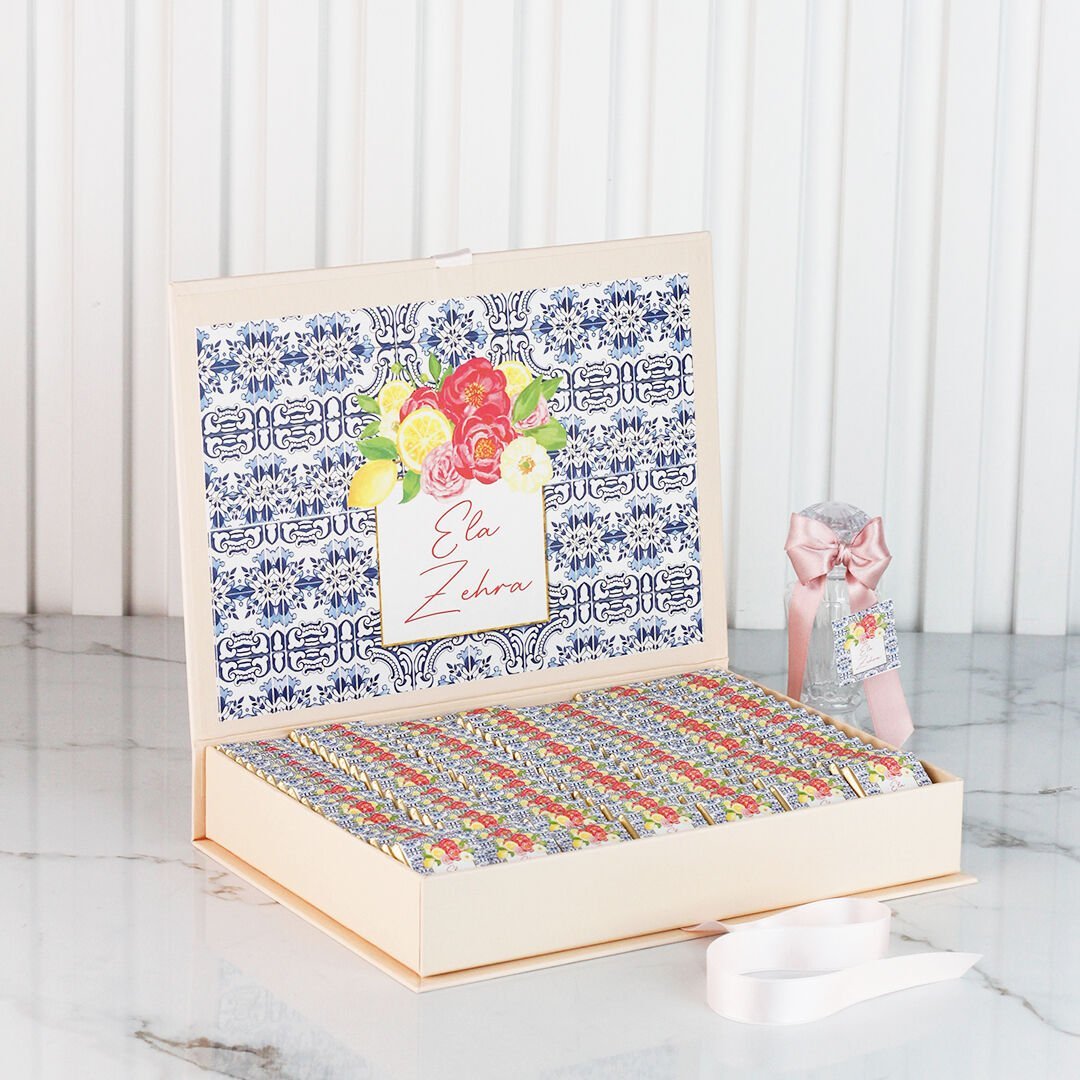 Çiçek Temalı Dikdörtgen Kutuda Kız Bebek Çikolatası