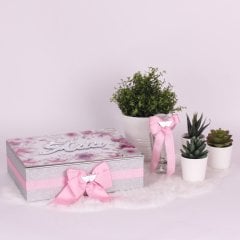 Çiçek Temalı Standlı Kutuda Kız Bebek Çikolatası