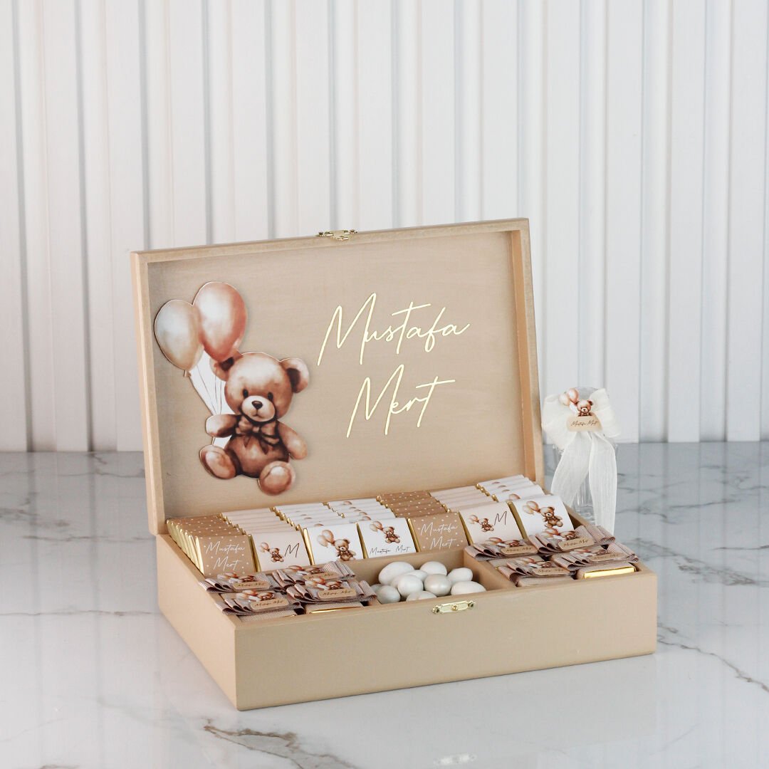 Ayı Temalı Ahşap Kutuda Erkek Bebek Çikolatası
