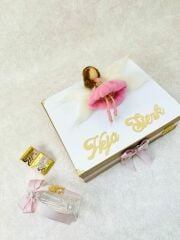 Peri Temalı Standlı Kutuda Kız Bebek Çikolatası