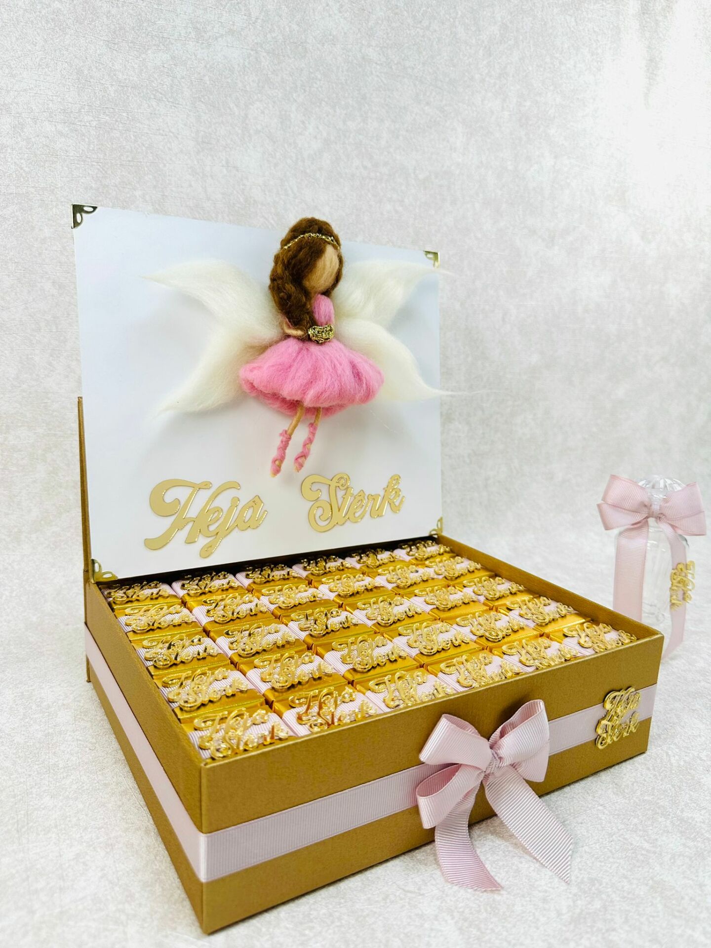 Peri Temalı Standlı Kutuda Kız Bebek Çikolatası