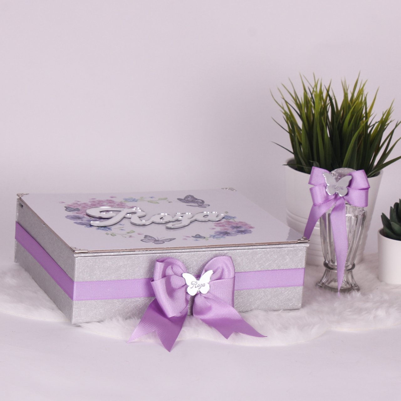 Çiçek Temalı Standlı Kutuda Kız Bebek Çikolatası