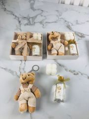 Ayıcık Temalı Kutu İçerisinde Anahtarlık, Kolonya Şişesi Ve Mum