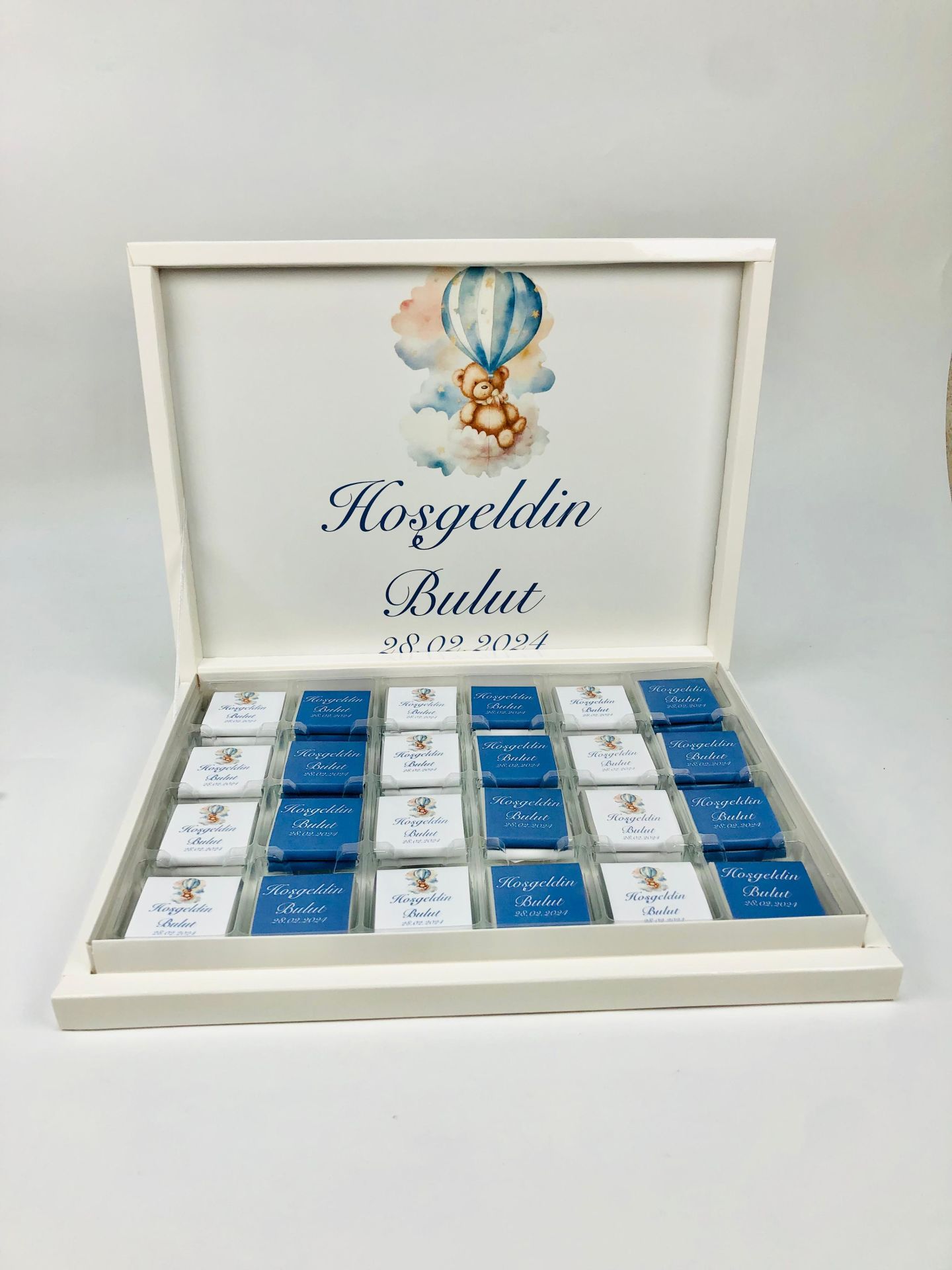 Ayıcık Temalı Karton Kutuda Erkek Bebek Çikolatası