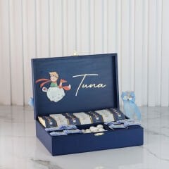 Küçük Prens Temalı Ahşap Kutuda Erkek Bebek Çikolatası