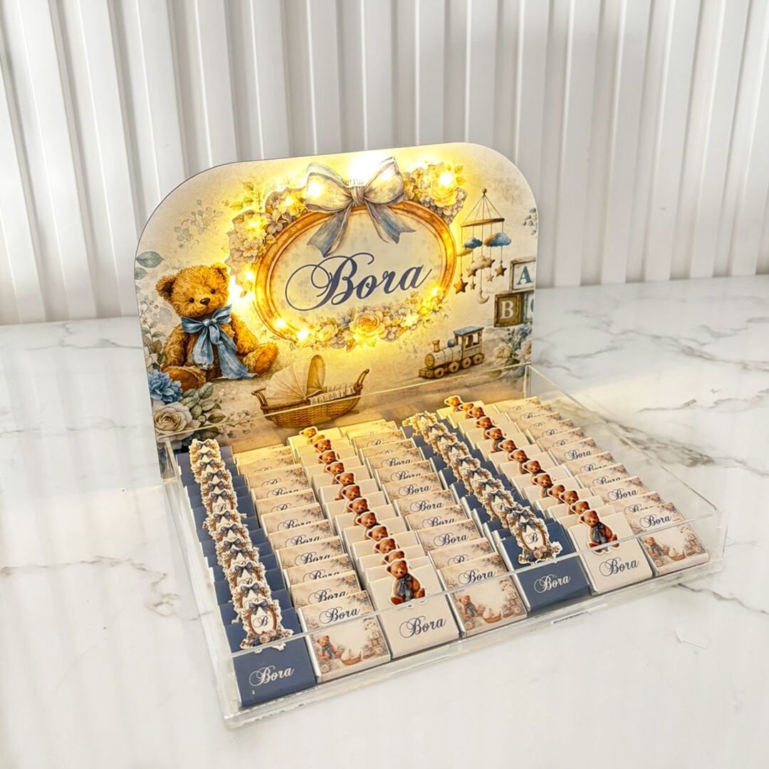 Ayıcık Temalı Ledli Pleksi Kutuda Erkek Bebek Çikolatası