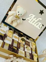 Ayıcık Temalı Standlı Kutuda Erkek Bebek Çikolatası