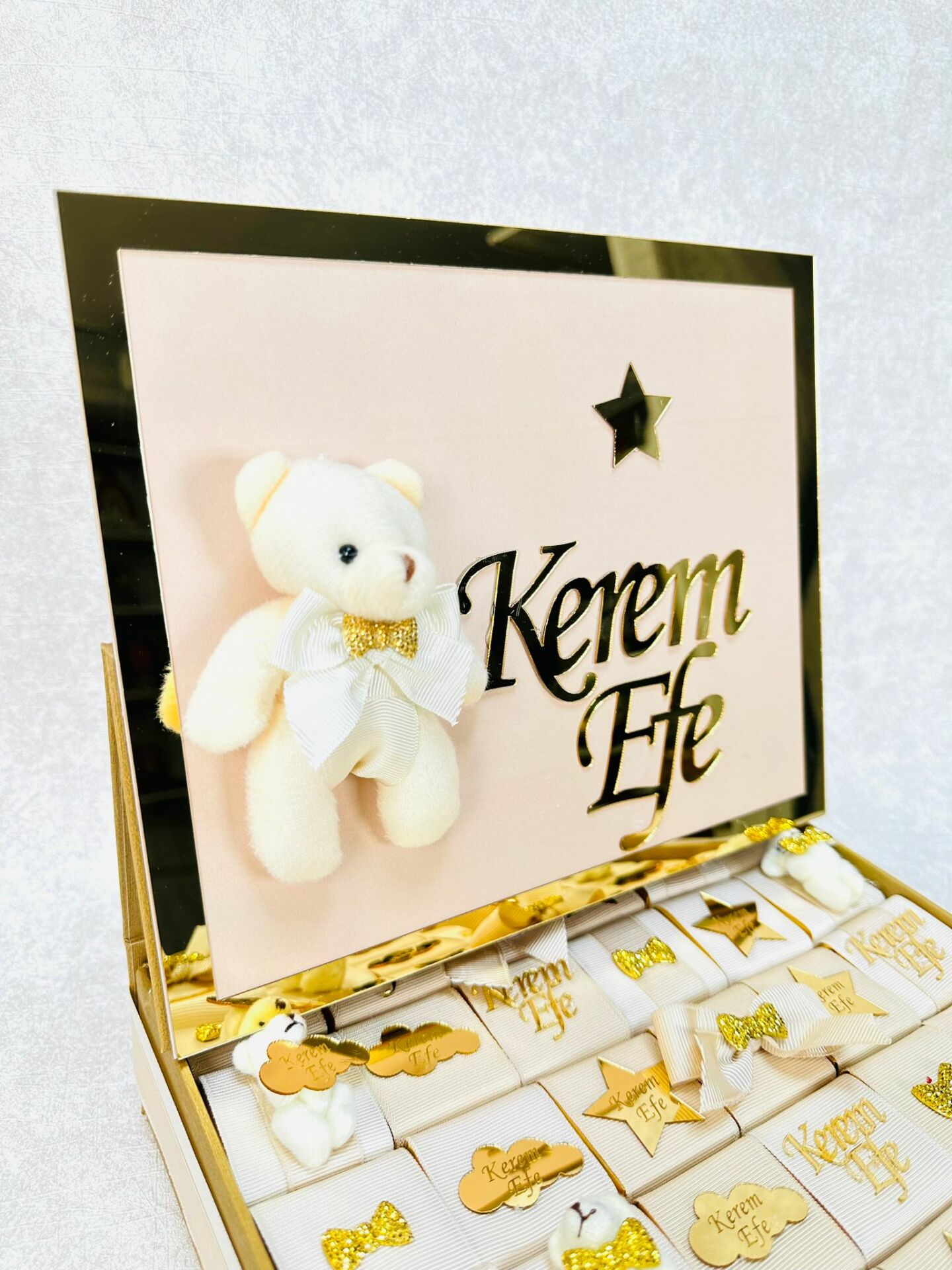 Ayıcık Temalı Standlı Kutuda Erkek Bebek Çikolatası