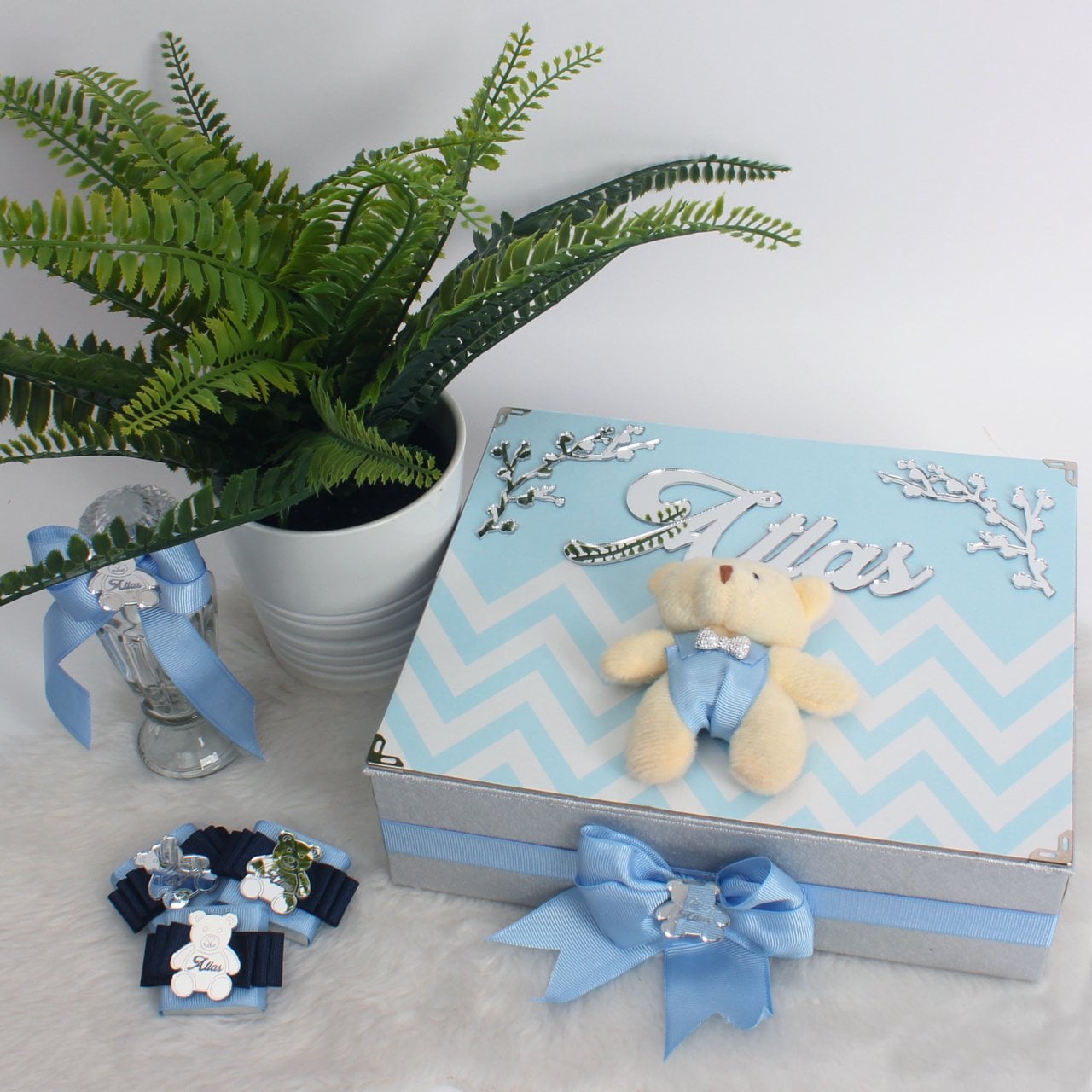 Ayıcık Temalı Standlı Kutuda Erkek Bebek Çikolatası