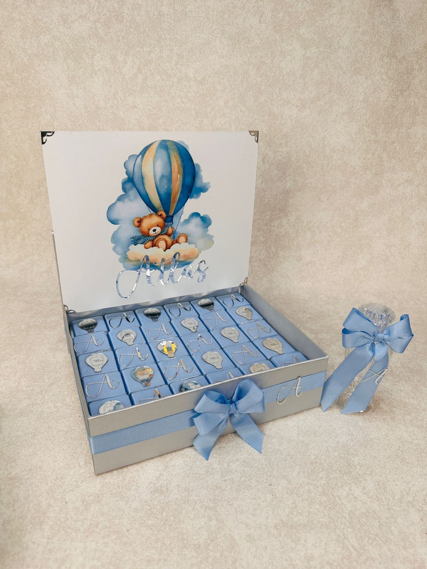 Balon Temalı Standlı Kutuda Erkek Bebek Çikolatası