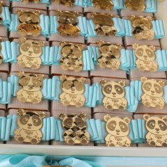 Panda Temalı Standlı Kutuda Erkek Bebek Çikolatası