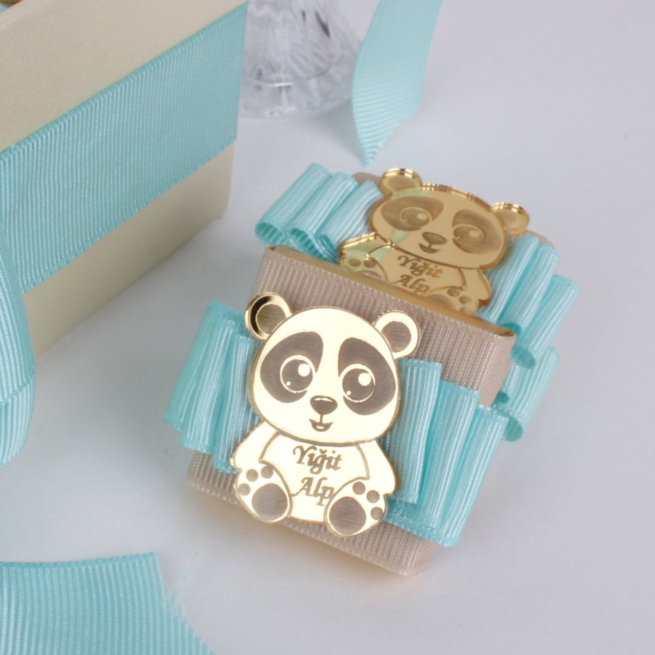 Panda Temalı Standlı Kutuda Erkek Bebek Çikolatası