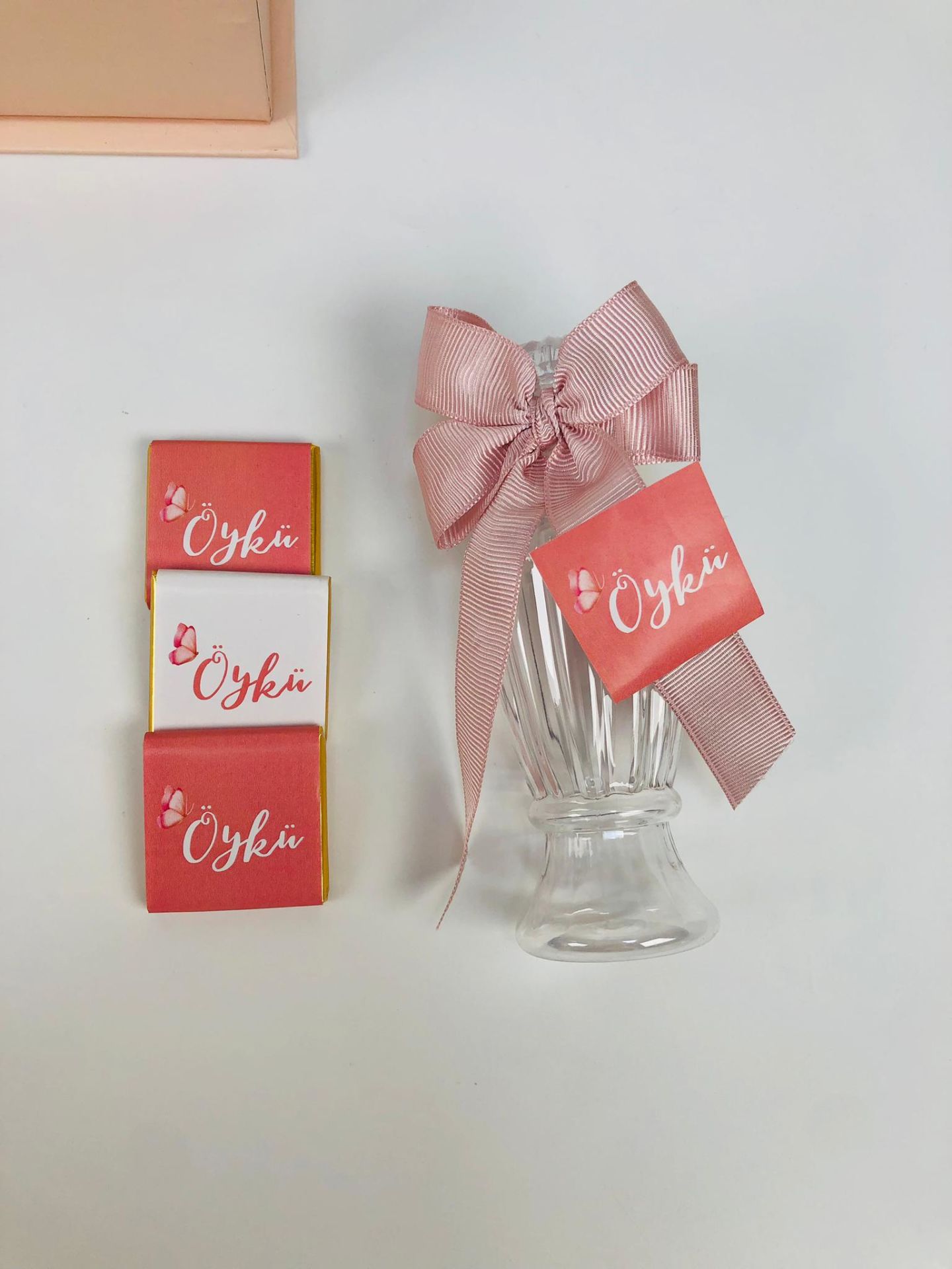 Kelebek Temalı Dikdörtgen Kutuda Kız Bebek Çikolatası