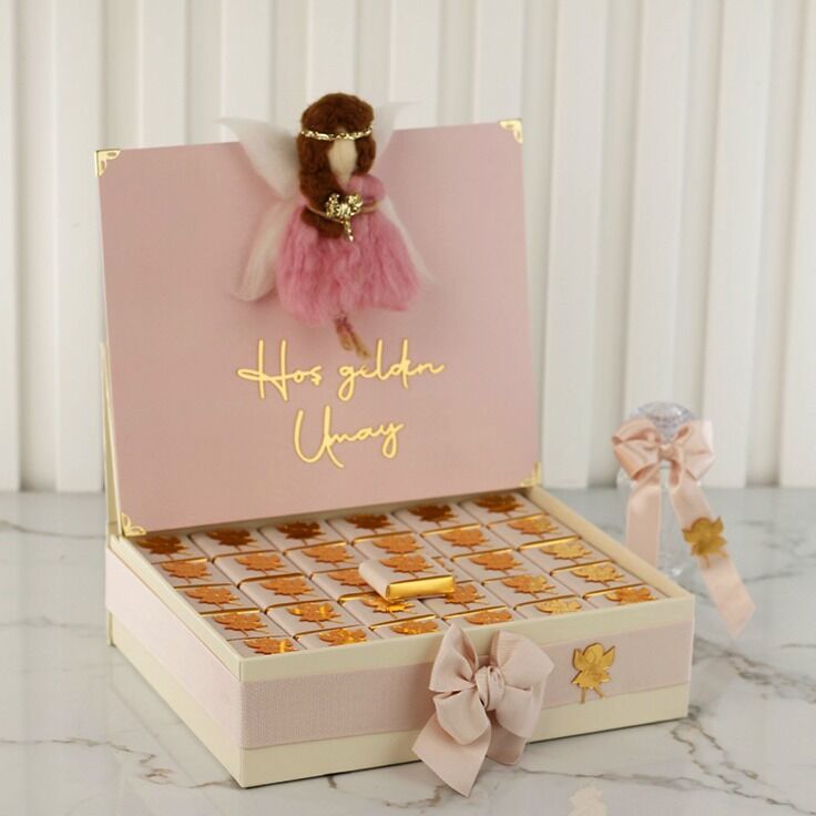 Peri Temalı Standlı Kutuda Kız Bebek Çikolatası