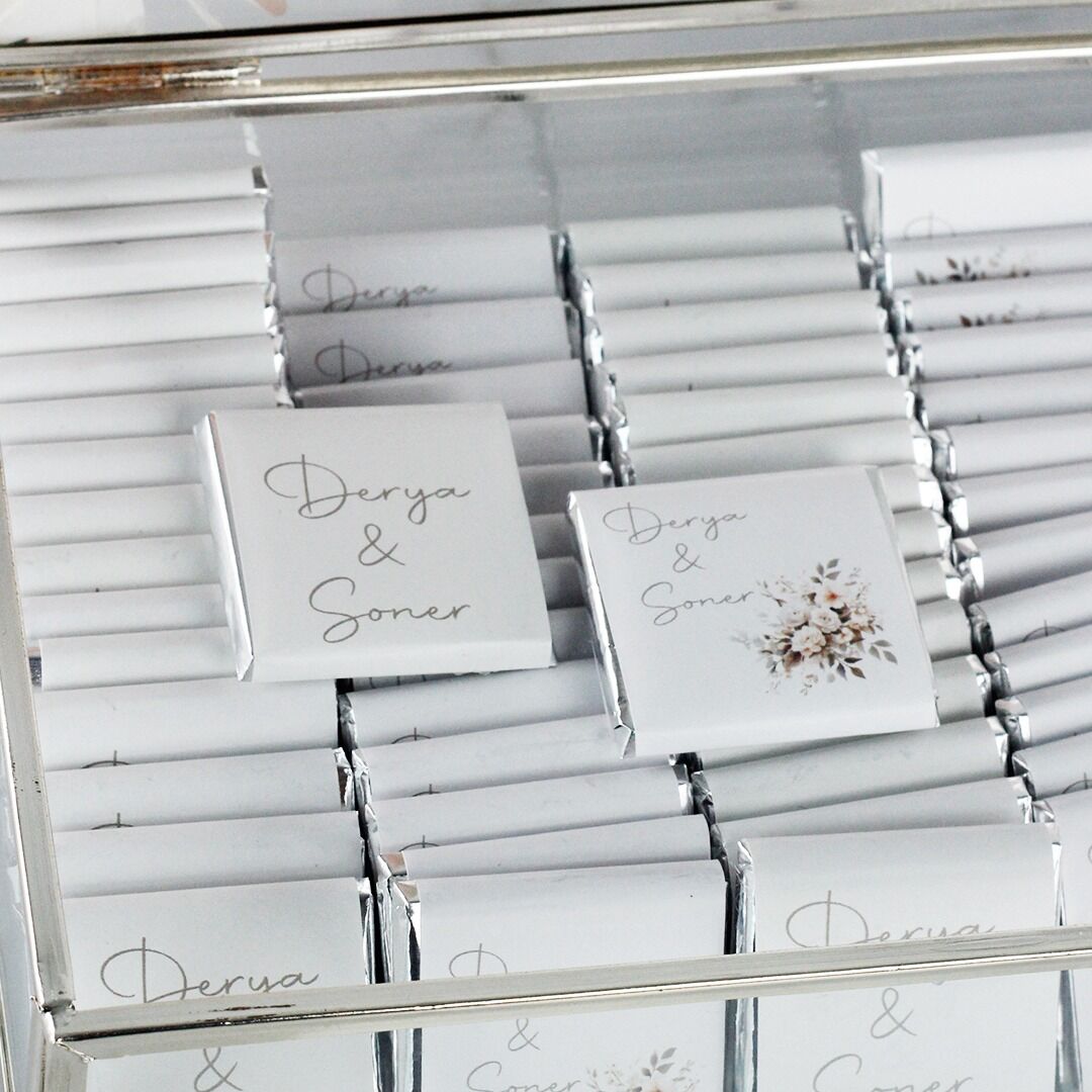 Gümüş Cam Kutuda Nişan Çikolatası