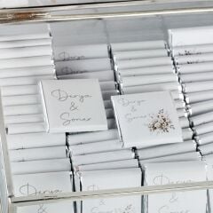 Gümüş Cam Kutuda Nişan Çikolatası