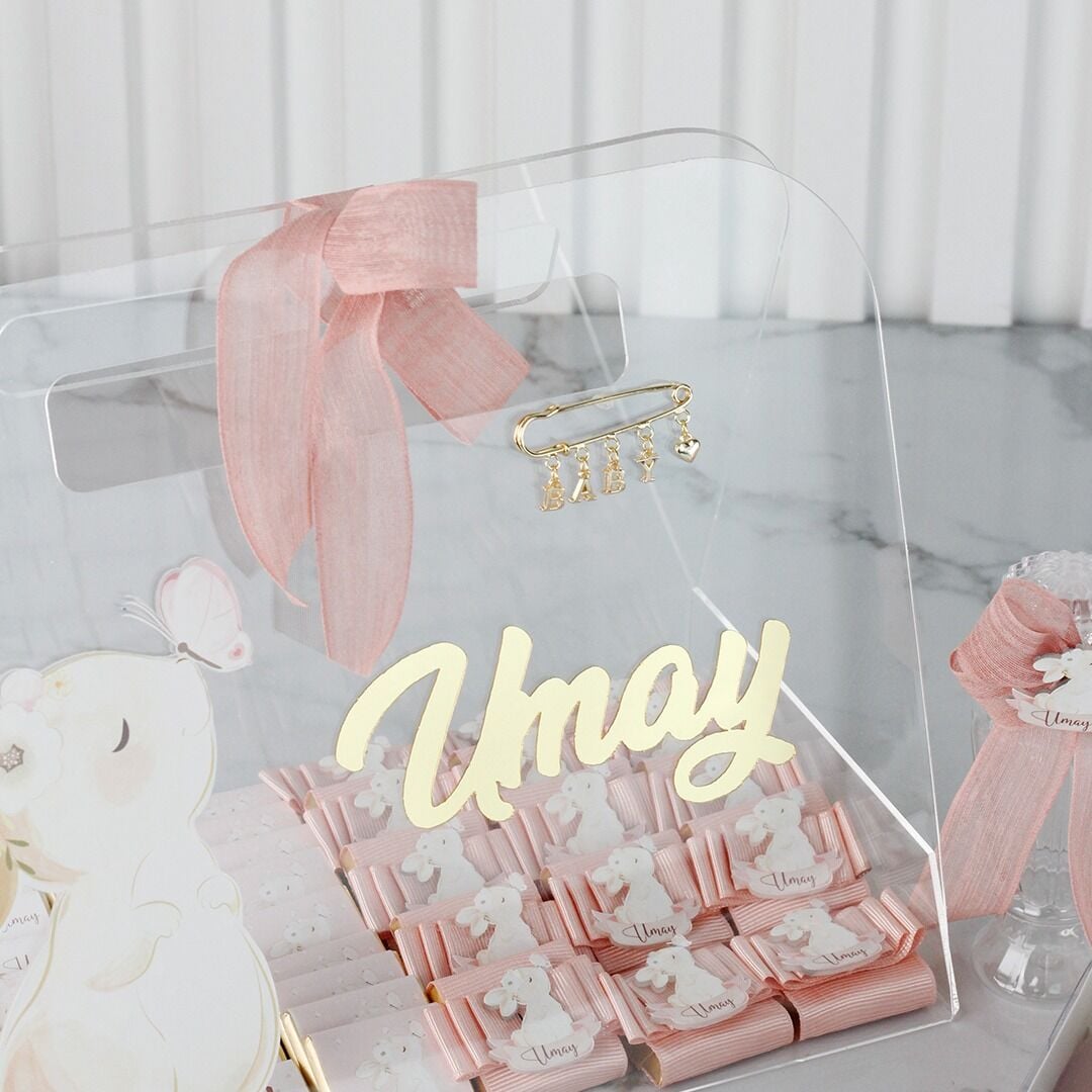 Tavşan Temalı Pleksi Çanta İçinde Kız Bebek Çikolatası