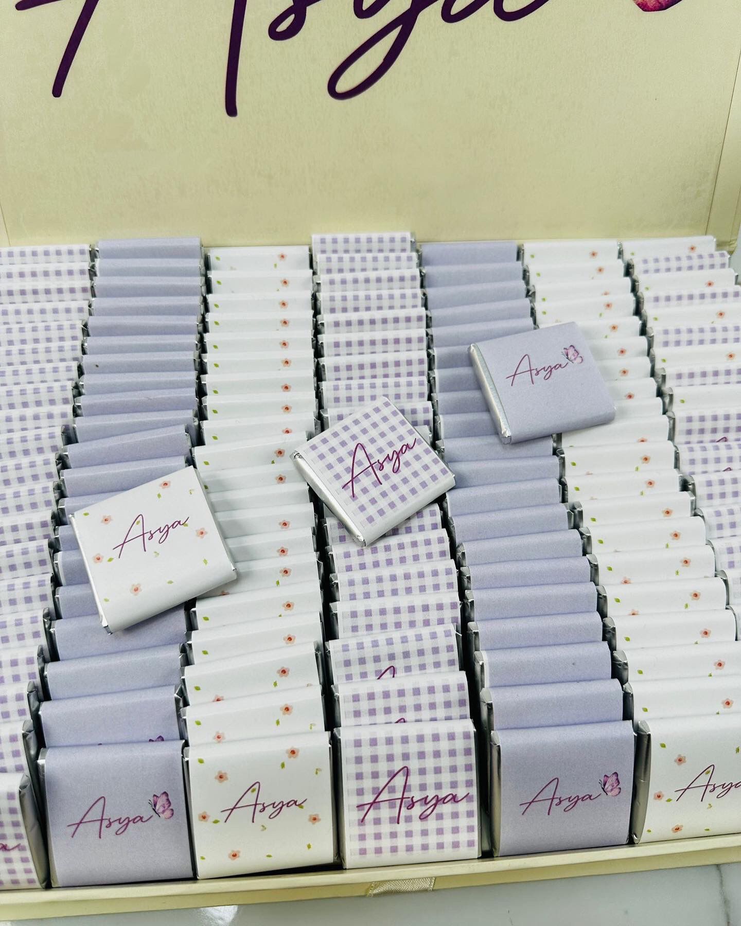 Kelebek Temalı Dikdörtgen Kutuda Kız Bebek Çikolatası