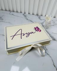 Kelebek Temalı Dikdörtgen Kutuda Kız Bebek Çikolatası