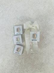 Tavşan Temalı Dikdörtgen Kutuda Kız Bebek Çikolatası