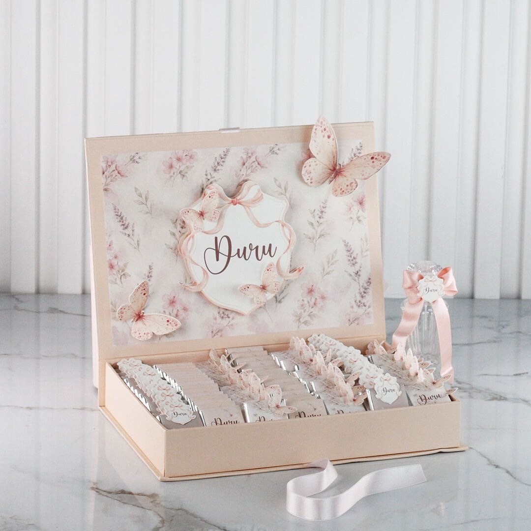 Kelebek Temalı Dikdörtgen Kutuda Kız Bebek Çikolatası