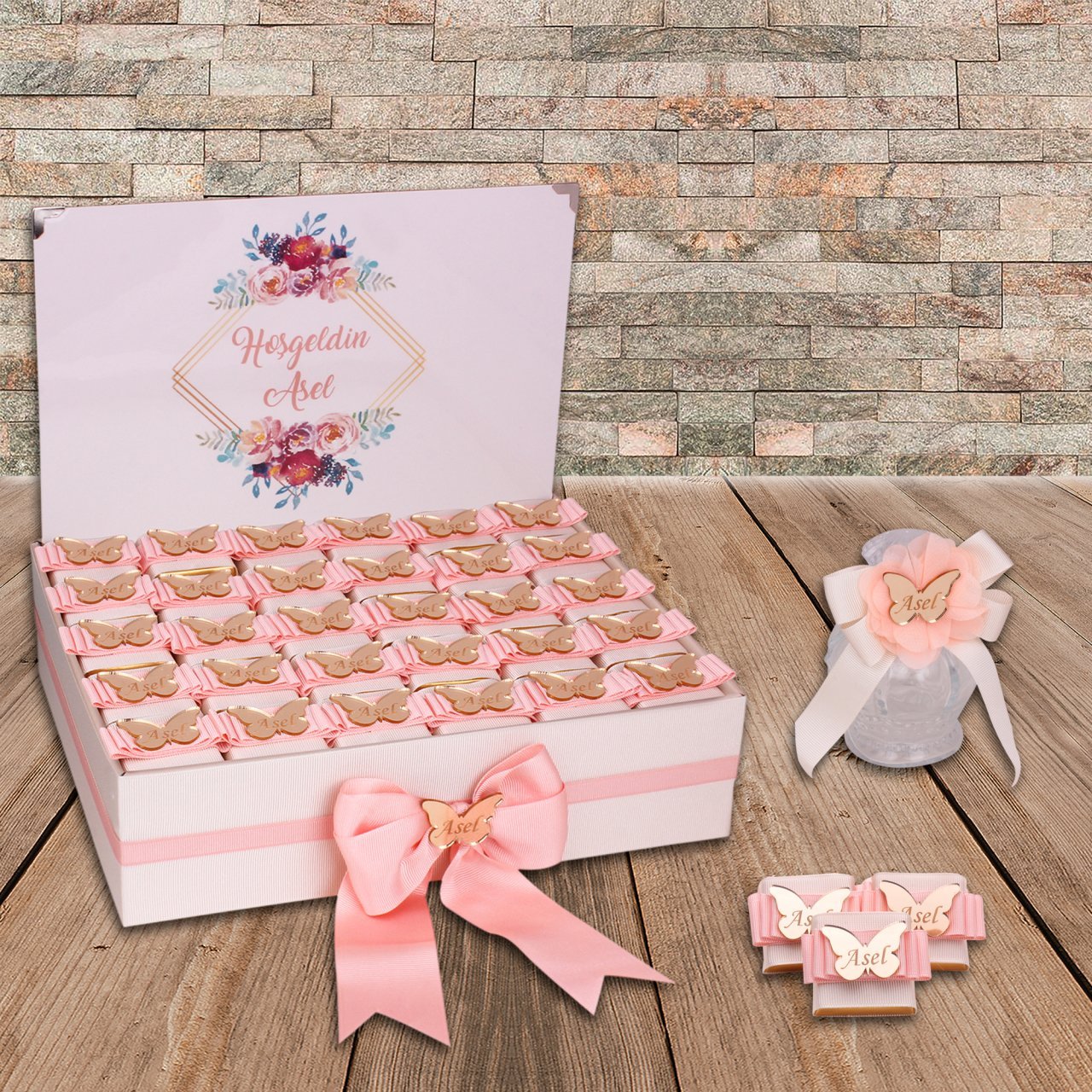 Çiçek Temalı Standlı Kutuda Kız Bebek Çikolatası